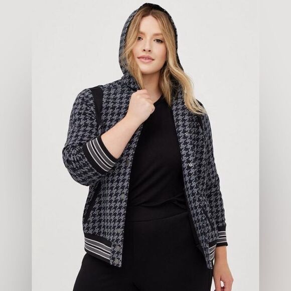 Torrid Fleece Varsity Bomber Jacket Size 5X - Picture 1 of 7
